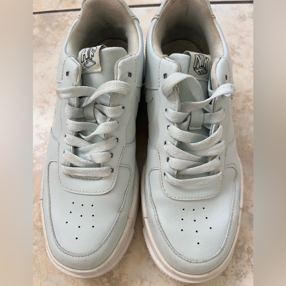 Nike The Pixel Ghost Women’s Baby Blue Low-Top Leather Sneakers